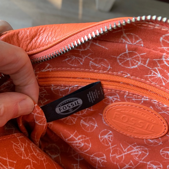 Fossil Leather Riley Crossbody - Picture 13 of 15